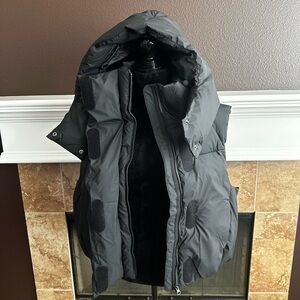 Khy by Kylie Jenner Black Puffer Vest. 
Women’s size L.